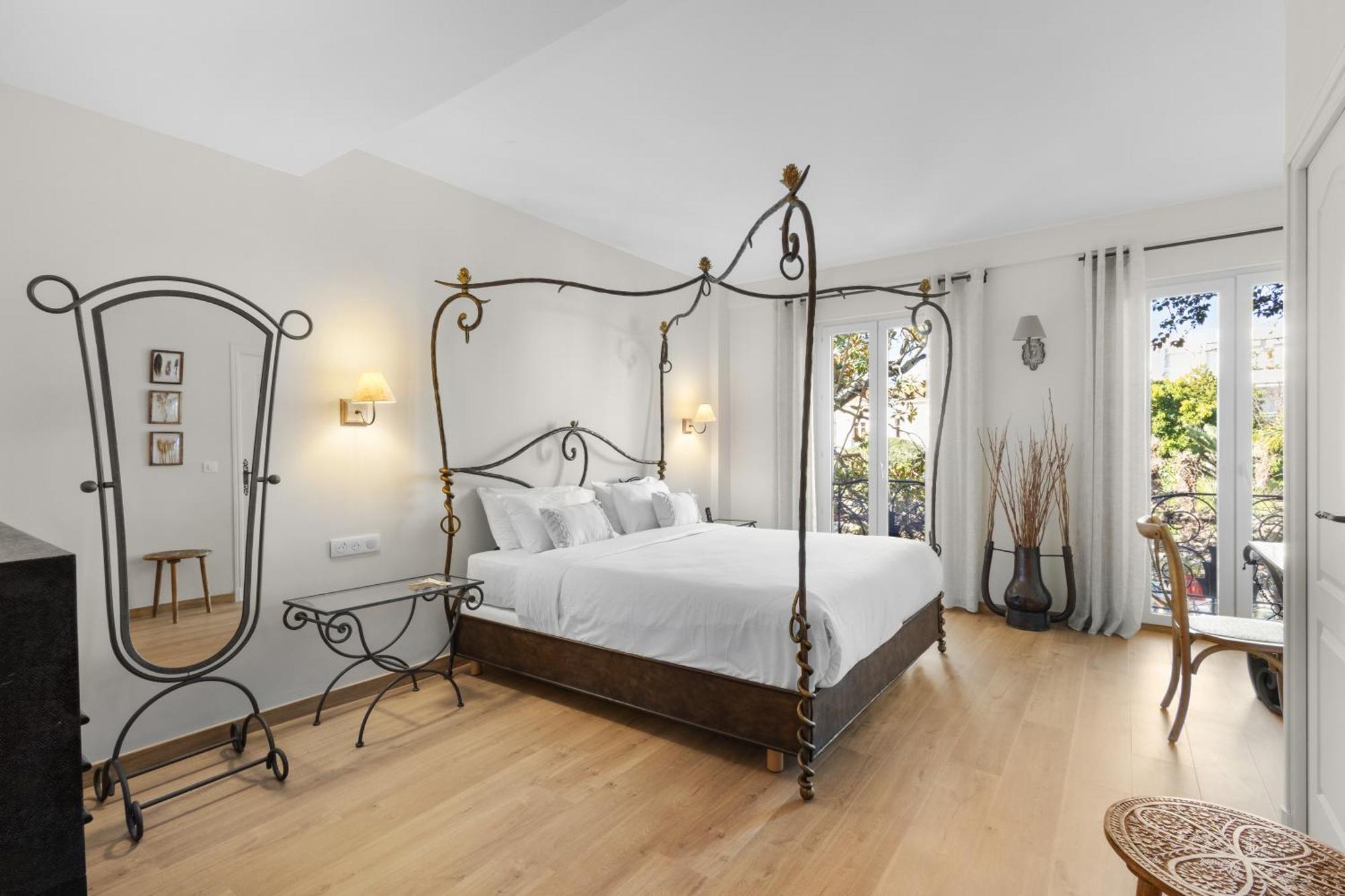 Hotel La Villa Sainte Valerie Adults Only Жуан-ле-Пен Экстерьер фото